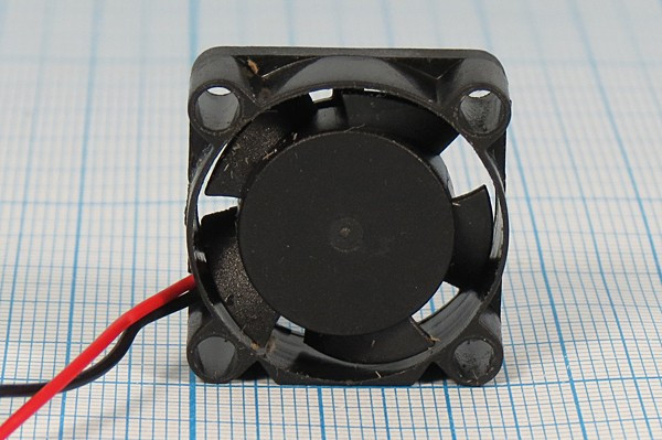 Вентилятор 25x25x10, напряжение 5В, ток 0,16А, выводы 2L, подшипник скольжения, RQD2510MS