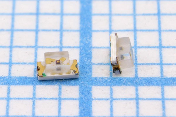 Светодиод SMD 0603= 1.6x0.8мм, зеленый, 40мкд, 130град, прозрачная линза; Q-15413B СД SMD01608C2\зел,жел\ 40\130\пр\FYLS- 0603UGC\FOR