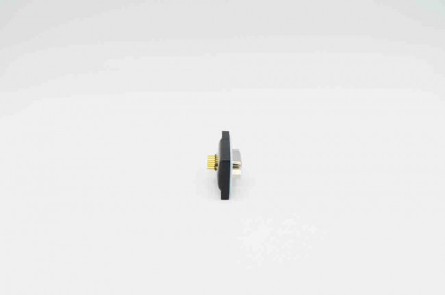 CDFS7W2103L411, CDFS 7 Way Panel Mount Solder D-sub Connector Plug, 2.77mm Pitch, with 4-40 Screw Locks