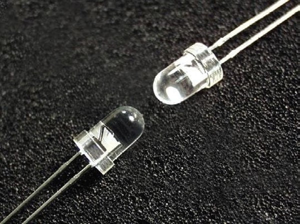 C503B-GAN-CB0F0791, Светодиод 5мм/зеленый/527нм/16800- 90500мкд/прозрачный/15° C503B-GAN-CB0F0791, Светодиод 5мм/зеленый/527нм/16800- 90500мкд/прозрачный/15°