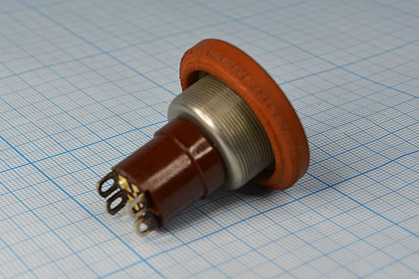 Двухполюсной включатель кнопочный (DPDT), OFF-(ON), красный изолятор, 220В/4А, d24мм; №1314 R ПКн\250\ 4\(DPDT)\d24\ мет\кр\\4C\К4-2П\