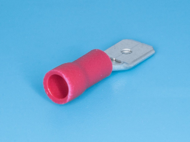 RM250 (SG57643A) (TAI-1.25М), Клемма ножевая 6.3мм, вилка, изолированная, провод 0.25-1.5мм² (красная)