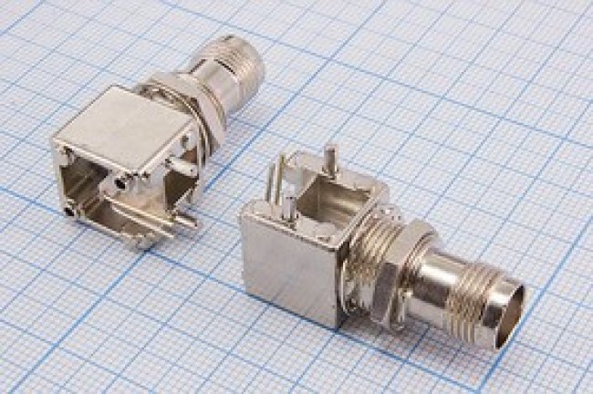 Гнездо TNC, 2P2C, на плату, h16mP10,2дл34,9, угловое, металл, QTNCZ-JR1 Гнездо TNC, 2P2C, на плату, h16mP10,2дл34,9, угловое, металл, QTNCZ-JR1