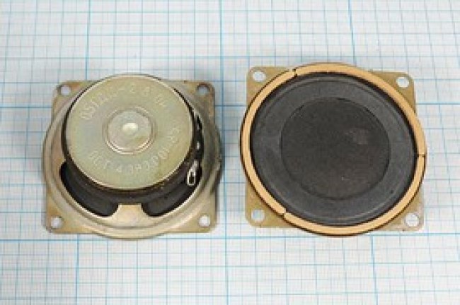 Динамик круглой формы в прямоугольном корпусе размерами 63x63x22мм, 8 Ом, 0.5Вт; № 6649 Р дин 63x63x
