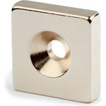 Неодимовый магнит прямоугольник 20х20х5 мм с зенковкой 4.5/10.6 мм, N35