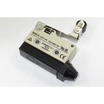 Микропереключатель, размер 54x21 x37, 10А, переключение ON-(ON), размер концевика L44 ролик/пружина,