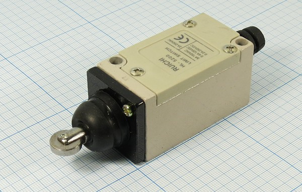 Микропереключатель, размер 60x33 x33, 5А, переключение ON-(ON), размер концевика L30, HL5200, 220В