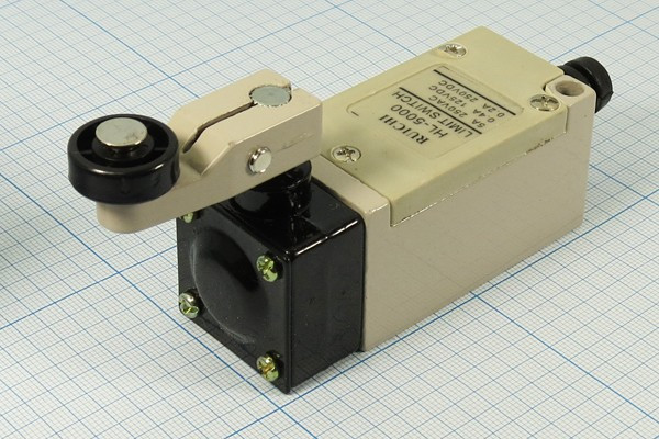 Микропереключатель, размер 82x33 x33, 5А, переключение (ON)-OFF-(ON), размер концевика HL5000,220В