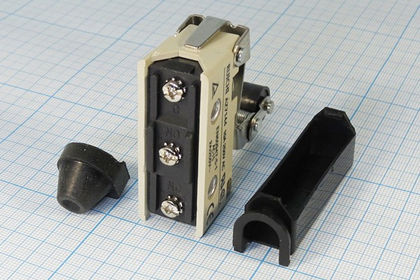 Переключатель концевой(путевой) 54x21 x37, 220В, 10А, ON-(ON), L44ролик/пруж, AZ7144; №14509 ПКонц 54x21 x37\220\10\ON-(ON) \\L44рол/пруж\AZ