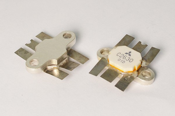 Транзистор 2SC2630, тип NPN, 100 Вт, корпус T-40E ,MIT