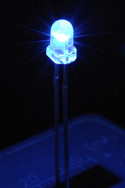 Светодиод голубой 3x5мм, с прозрачной линзой и углом 40град, 2000мкД,468нм; №14659B СД 3 x 5 \глб\ 2000\ 40\пр\SL-336SBCDG-05U\