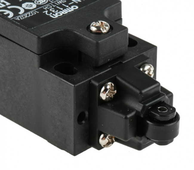 D4N1132, Limit Switch, Roller Plunger, 1NC + 1NO, 2 Snap-Action Contacts