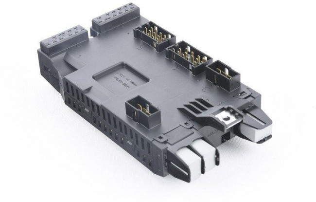 9015400350, БЛОК РЕЛЕ И ПРЕДОХРАНИТЕЛЕЙ [ORG]