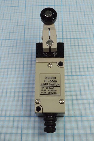 Переключатель концевой(путевой) 82x33 x33, 220В, 5А, (ON)-OFF-(ON), ролик, HL5000; №12531 ПКонц 82x33 x33\220\ 5\(ON)-OFF-(ON) \\рол\HL5000\