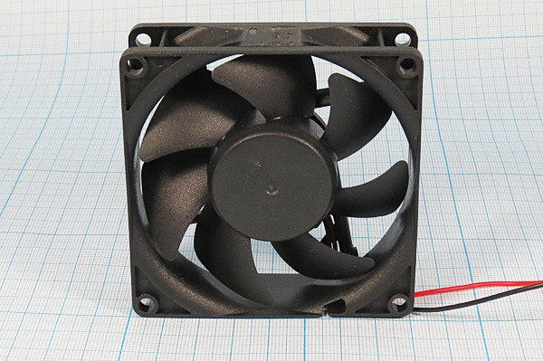 Вентилятор 80x80x25, напряжение 12В, мощность 1,7Вт, выводы 2L, подшипник скольжения, EE80251S1-A99