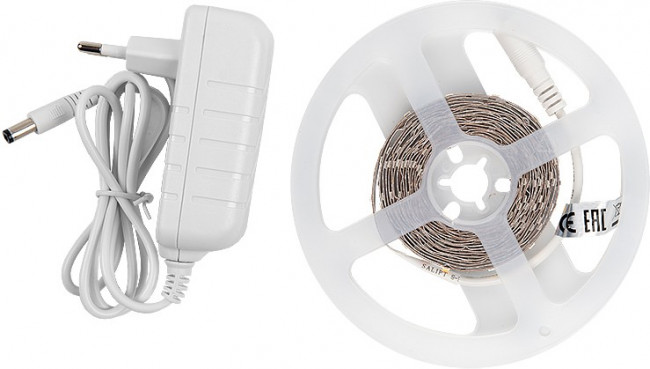 General Лента Светодиодная 3 метра с адаптером 4,8Вт 12В SMD2835 8мм 180 диодов 7 Лм/чип IP20 3000К Теплый белый свет 500021 GLS-2835-60-4.8