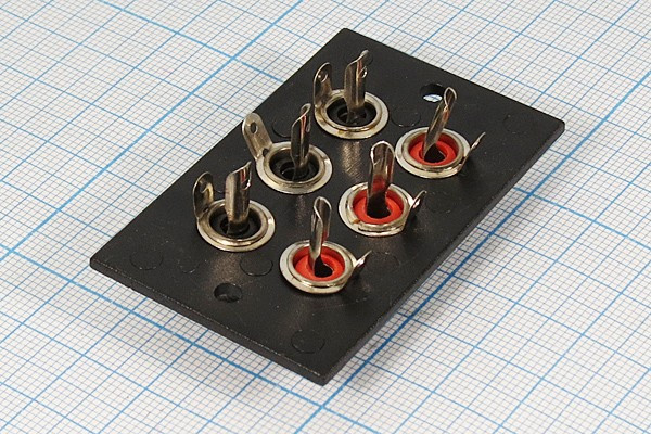 Панель с шестью гнездами RCA; №9345 гн RCA x 6\пан фланц\3кр+3чер\\ пл\Ni\CP28-010\