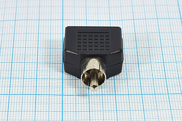 Переходник штекер RCA на два гнезда 3.5моно, в пластмассе; №368 штек RCA-2гн 3,5стерео\ переходник\\\пл\Ni\\