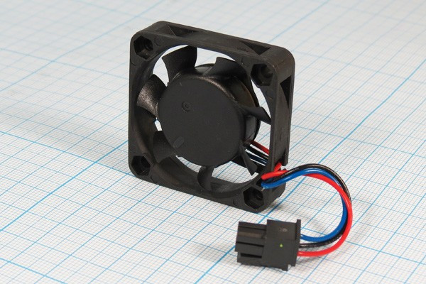 Вентилятор 40x40x10, напряжение 5В, ток 0,20А, выводы 3L+MF3, подшипник качения, EFB0405HA