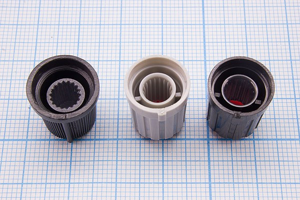 Ручка круглая диаметр 13.3мм, диаметр регулятора 6.0мм, черный/красный, CP; №9265 ручка d6,0z18\13,3x16,5\ пл\чер/кр\\CP