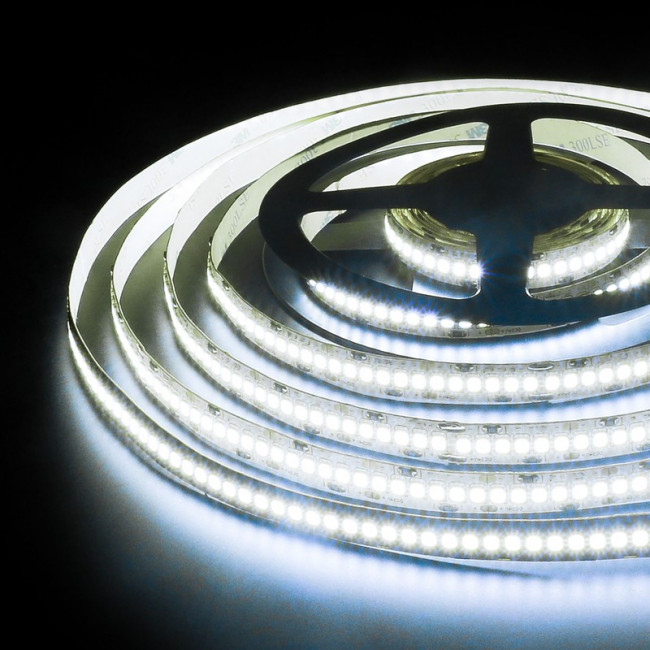 2835 12V 240Led 24W IP20 / Лента светодиодная 240Led 24W IP20 6500K холодный белый 2835 12V 240Led 24W IP20 / Лента светодиодная 240Led 24W IP20 6500K холодный белый