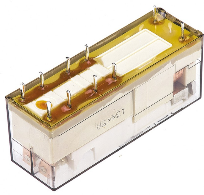 4-1415053-1, Реле безопасности, 3xNO+1xNC 8A 250В AC катушка 24В DC