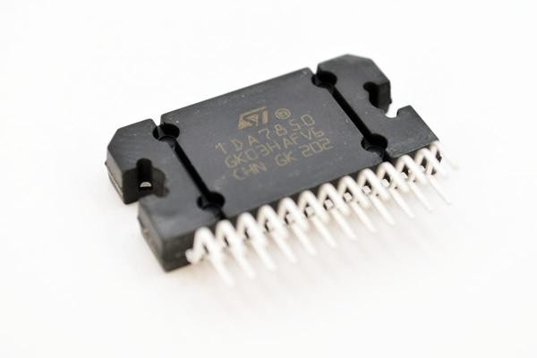 TDA7850, Усилитель низкой частоты 4-CH Stereo 85Вт, Class-AB, Automotive [FLEXIWATT-25]