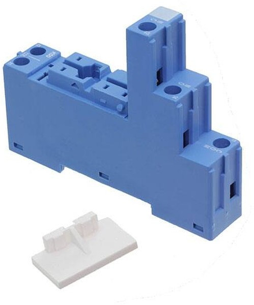 Розетка с винт. клеммами (с зажимной клетью) для реле 40.31 модули 99.02/86.03 в комплекте пластик. клипса 095.01 син. FINDER 9503SPA