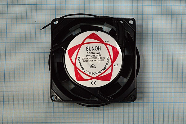 Вентилятор 80x80x25, напряжение 220В, ток 0,07А, выводы 2L, подшипник скольжения, SF8025AT SUNOH