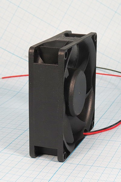 Вентилятор 80x80x25, напряжение 24В, выводы 2L, подшипник качения, EE80252B1 Вентилятор 80x80x25, напряжение 24В, выводы 2L, подшипник качения, EE80252B1