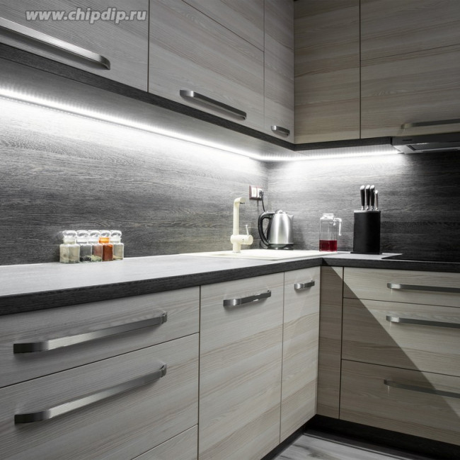 00-130 Светодиодная лента 12В, 8Вт/м, smd2835, 60д/м, IP20, 800Лм/м, подложка 10мм, 5м, 4000К.