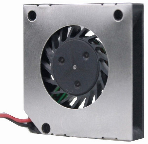 4182HXN, Вентилятор осевой постоянного тока , 18х18х4 мм, 3500 об./мин., 26 дБ, 3 В, 0.015 А, 0.0495 Вт, корпус/крыльчатка - PBT