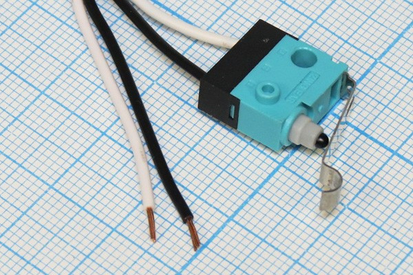 Микропереключатель , размер 14x 6x14, 3А, переключение ON-(OFF), размер концевика L20, КВП306-150EBA