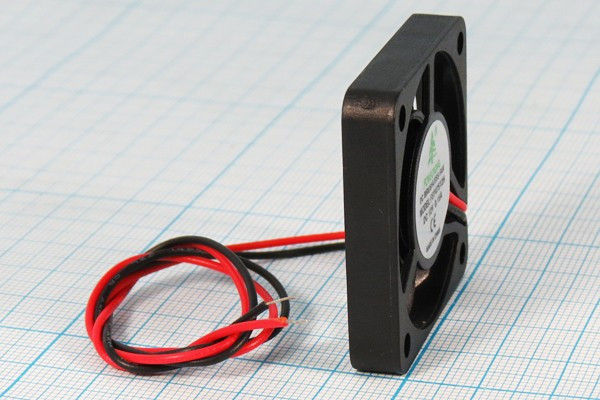 Вентилятор 40x40x 8, напряжение 12В, ток 0,15А, выводы 2L, подшипник скольжения, FSY47S12H