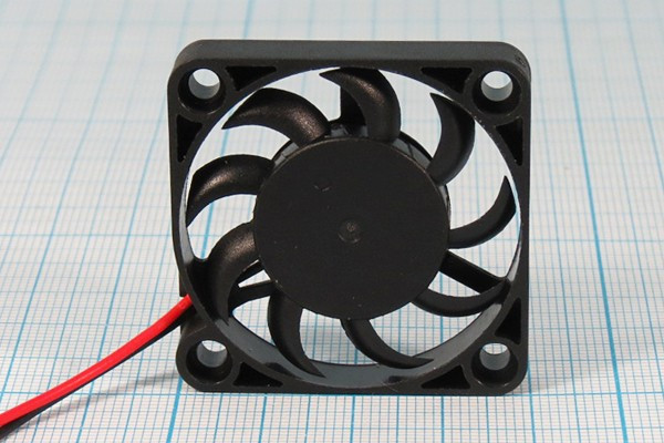 Вентилятор 40x40x 8, напряжение 12В, ток 0,15А, выводы 2L, подшипник скольжения, FSY47S12H