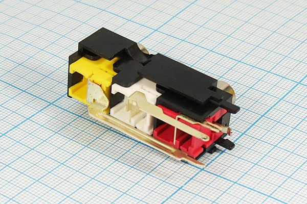 Разъем RCA х 3 розетка, на плату, черный + белый + желтый, вертикальный