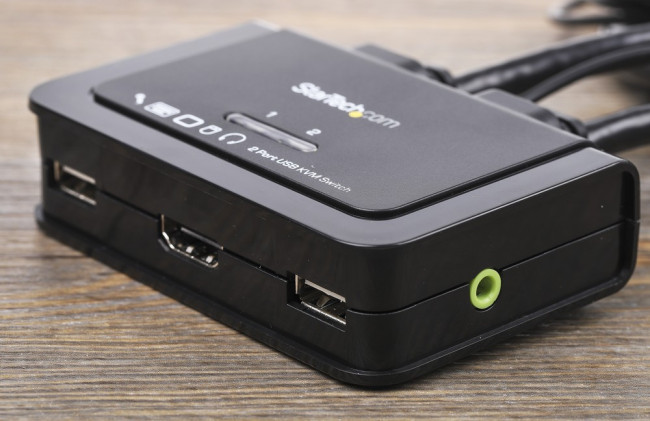 SV211HDUA, 2 Port USB HDMI KVM Switch, 3.5 mm Stereo 1920 x 1200 Maximum Resolution SV211HDUA, 2 Port USB HDMI KVM Switch, 3.5 mm Stereo 1920 x 1200 Maximum Resolution