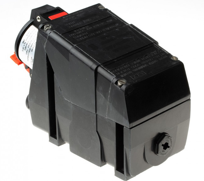 PRE516RR, Surface Mount 3P + N + E Industrial Power Socket ATEX, IECEx, Rated At 16A, 380-415Vac 50/60Hz