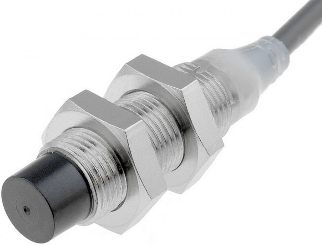 E2AS08KN04WPD12MOMS, Inductive Sensor Make Contact (NO) 1kHz 32V 10mA 4mm IP67 / IP69K Stranded Wire, 2-Pin E2A
