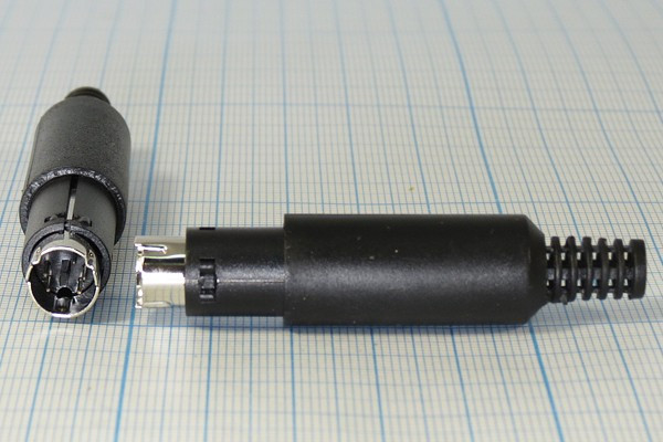 Штекер miniDIN с пластиковым хвостом, на кабель, на пять контактов; №1101 штек miniDIN\ 5P\каб\пл хвост\\[S-VHS]\