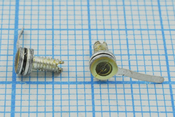 Светодиод инфракрасный 4 x 7,5, 3,5мВт, желтый прозрачный, 3Л124А, катод лепест