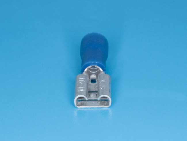 TAI-2F, Клемма ножевая 6,3мм, гнездо на провод 1,5-2,5мм, изолированная, кратно 100шт.