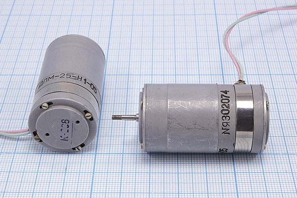 Двигатель постоянного тока 15В, 2500 об/мин; №двиг32 двиг 15В\1,3Вт\\2500\ \ДПМ-25-Н1-05\