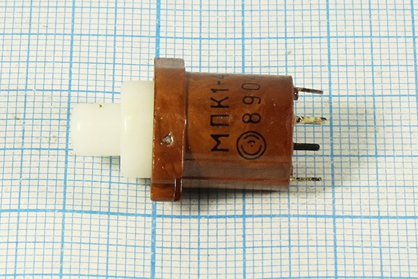 Двухполюсная кнопка без фиксации (DPST), OFF-(ON), белая, 36В/1А; №895 W ПКн\ 36\ 1,0\(DPST)\d11\\ бел\\4P\МПК1-4В\