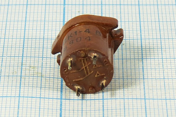 Двухполюсная кнопка без фиксации (DPST), OFF-(ON), белая, 36В/1А; №895 W ПКн\ 36\ 1,0\(DPST)\d11\\ бел\\4P\МПК1-4В\