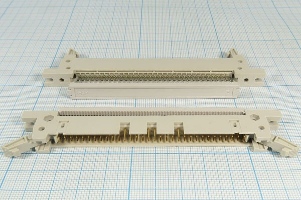 Штекер IDC на шлейф с защёлками и фланцевым креплением, 64 конт. шаг 2.54x2.54мм; №1816 штек IDC\P2,54x2,54\64P\ шлейф\\IDCM-64MS\с фланцами