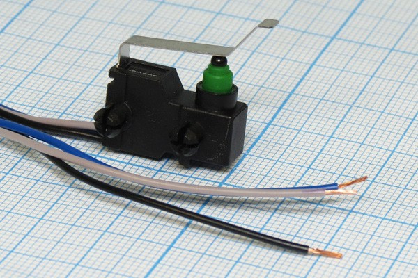 Микропереключатель, размер 20x 7 x12, 3А, переключение ON-(ON), размер концевика L23, КВП303-130FA34