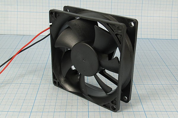 Вентилятор постоянного тока 12 Вольт, 80x80x25мм, подшипник скольжения, 3000об/мин; №ВН140S вент 80x80x25\ 12В\0,14А\2L\ПС\ RQD8025MS\TIDAR