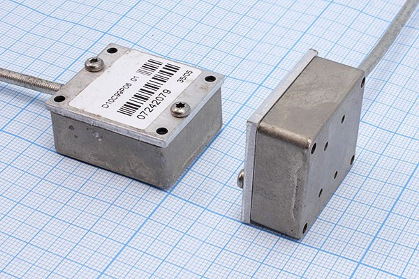 Резистор постоянный 50 Ом,150 Вт, высокочастотная нагрузка с разъемом шт SMA; Р 50 \150\30,0x16,0x35,0m200\ \\SMA\D10C99P07 01\
