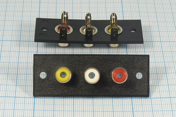 Панель с тремя гнездами RCA; №9346 гн RCA x 3\пан фланц\1кр+1бел+1жел\ \пл\Ni\CP28-005